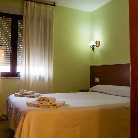 El Roble Restaurante ホテル 2*