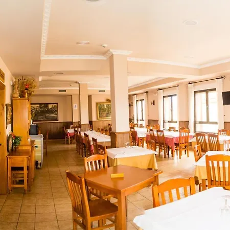 El Roble Restaurante 2* Tabara