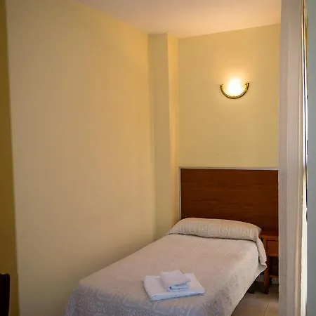 El Roble Restaurante 2* Tabara