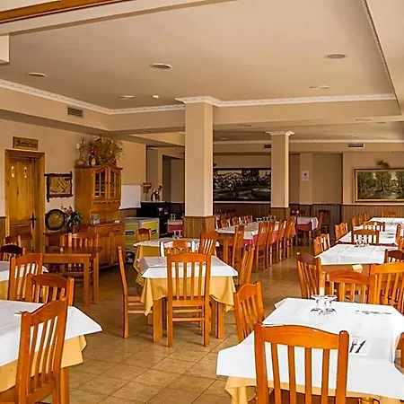 Hotel El Roble Restaurante 2*
