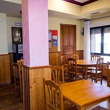 Hotel El Roble Restaurante 2*