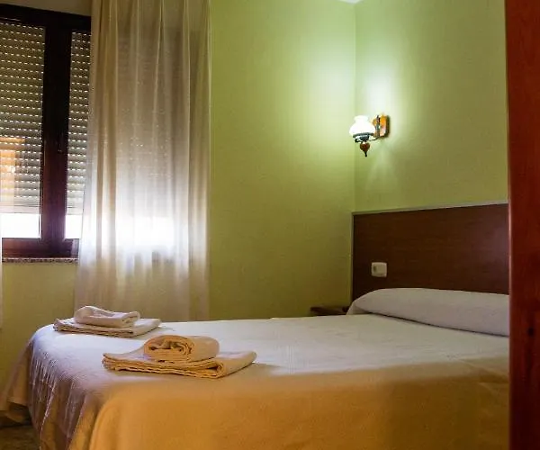 El Roble Restaurante 酒店 2*