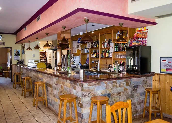 El Roble Restaurante 酒店 2*