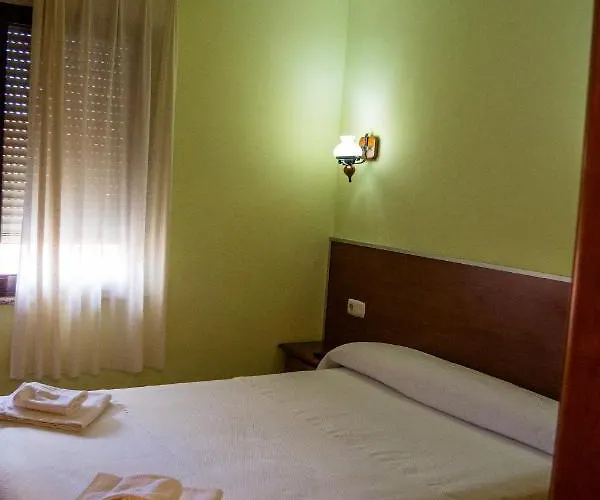 El Roble Restaurante 酒店